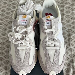 Men’s New Balance 327 Cream and Gray Sneakers New in Box size 9.5